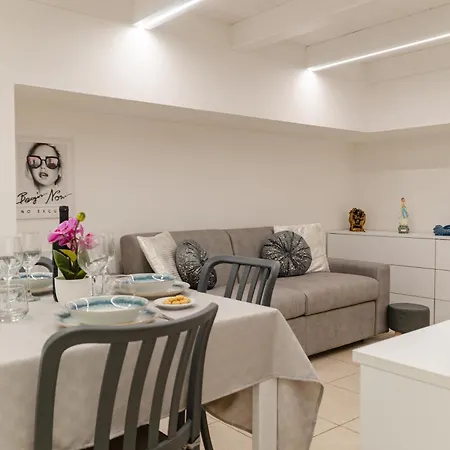 San Pio - Cozy Near Station Apartman *